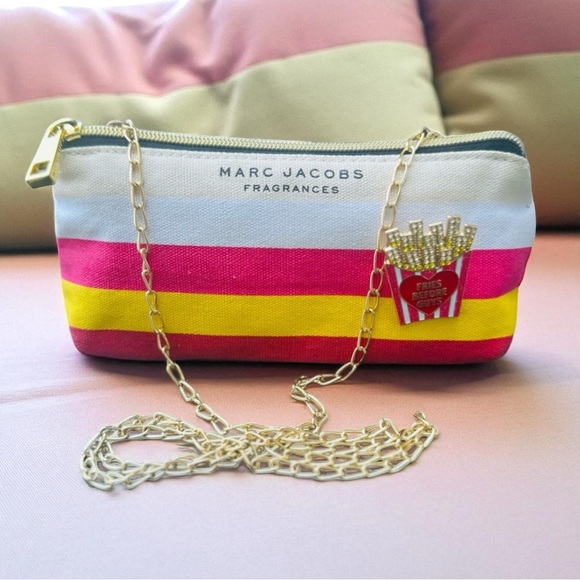 Marc Jacobs Handbags - Marc Jacobs Crossbody